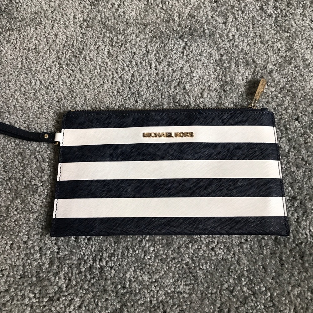 Michael Kors wallet / clutch / wristlet white/navy